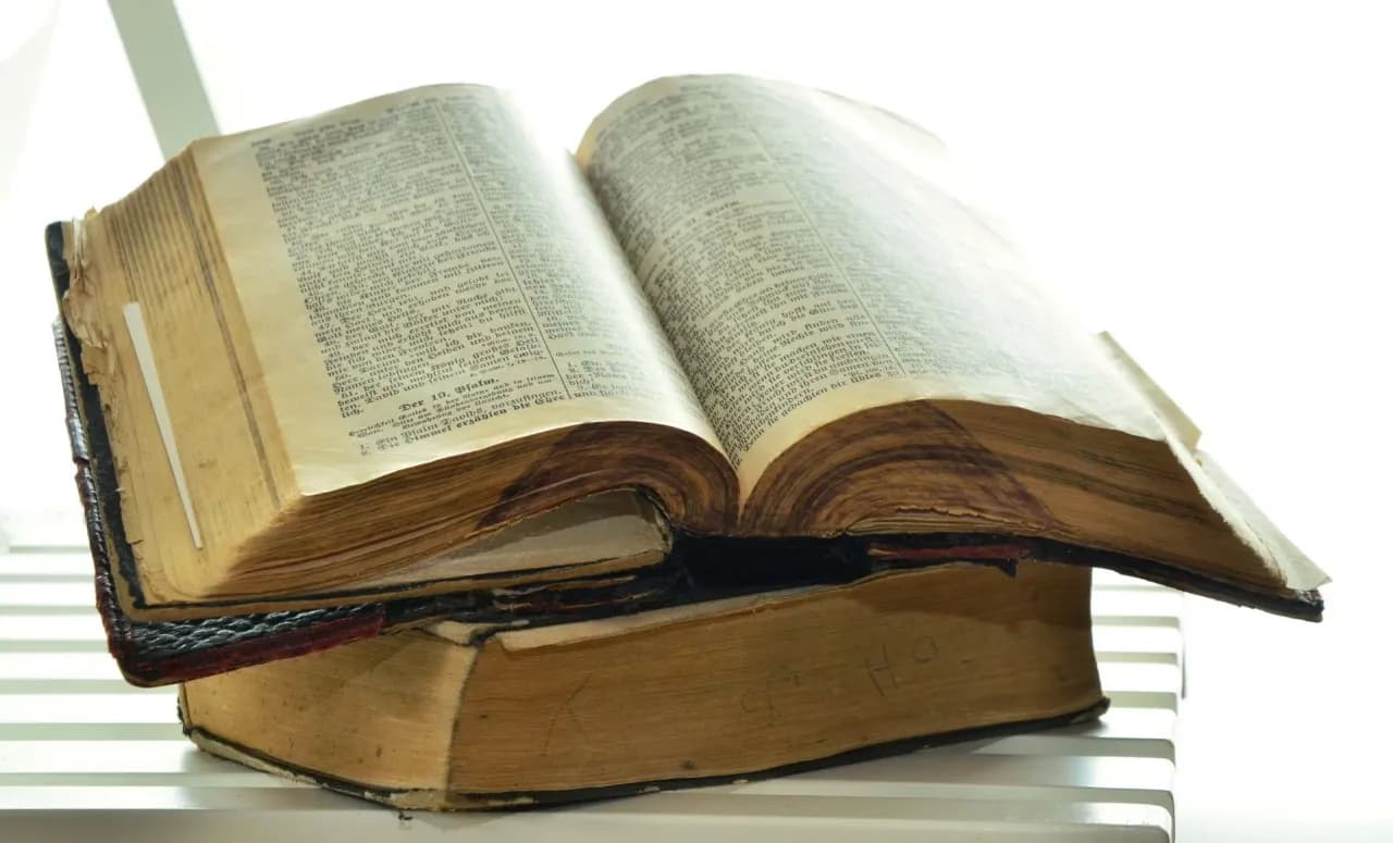 Czy Biblia to literatura? Odkryj jej ukryte wartości artystyczne Czy Biblia to literatura? Odkryj jej ukryte wartości artystyczne