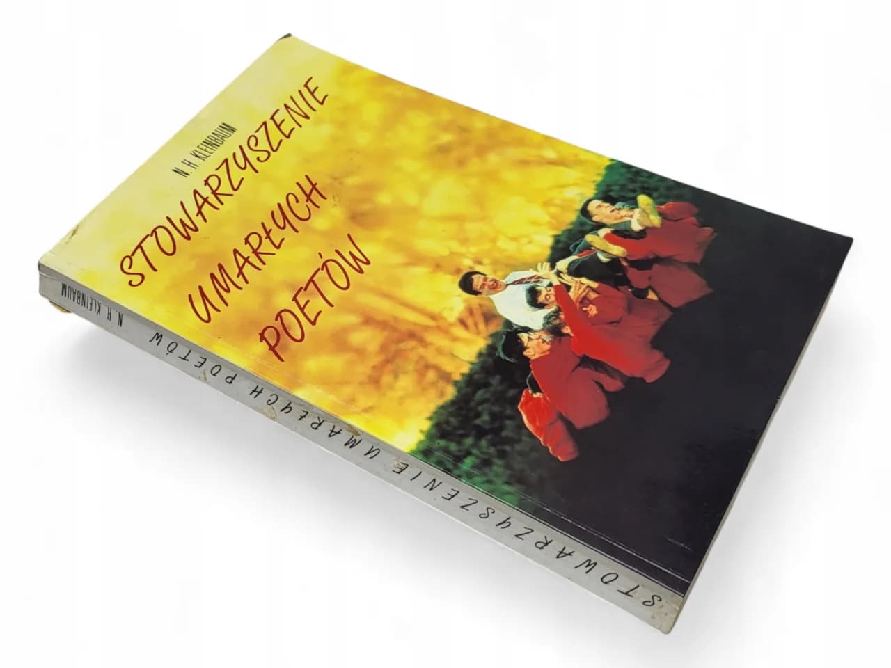 Recenzja książki Stowarzyszenie umarłych poetów – odkryj jej tajemnice Recenzja książki Stowarzyszenie umarłych poetów – odkryj jej tajemnice