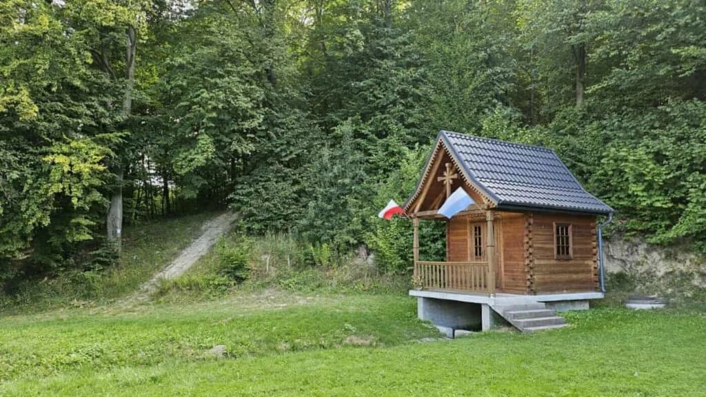 Recenzja książki Chata - emocjonalna podróż przez ból i przebaczenie Recenzja książki Chata - emocjonalna podróż przez ból i przebaczenie