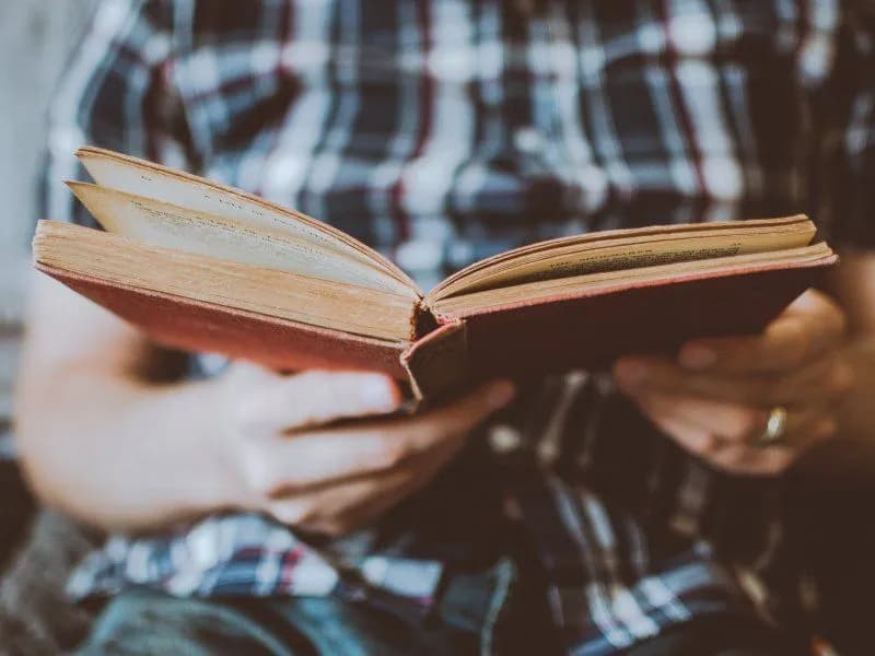 Recenzja książki Szósta klepka - odkryj jej ukryte emocje i przesłanie Recenzja książki Szósta klepka - odkryj jej ukryte emocje i przesłanie